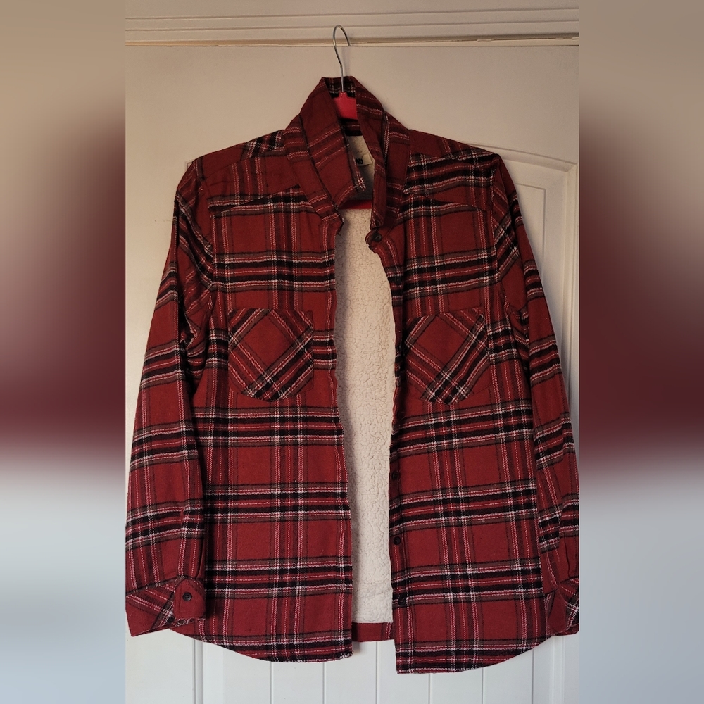 Sweaters - Picture 10 of 11